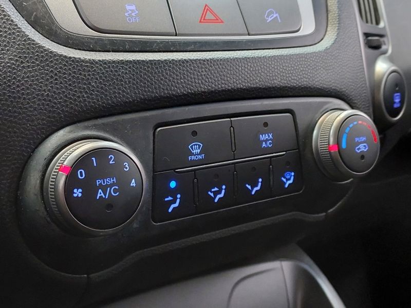 Hyundai IX35 2.0 MPFI GL 16V FLEX 4P AUTOMÁTICO 2017/2018 BETIOLO NOVOS E SEMINOVOS LAJEADO / Carros no Vale