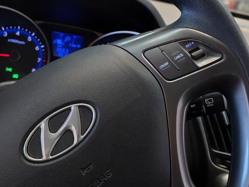 Hyundai IX35 2.0 MPFI GL 16V FLEX 4P AUTOMÁTICO 2017/2018 BETIOLO NOVOS E SEMINOVOS LAJEADO / Carros no Vale