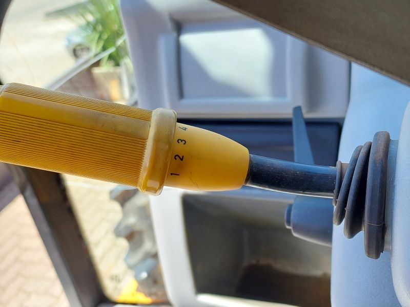 JCB Retroescavadeira 214 S 214 2001/2001 BETIOLO NOVOS E SEMINOVOS LAJEADO / Carros no Vale