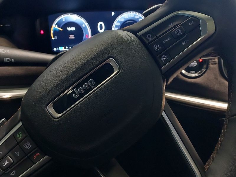 JEEP COMMANDER 2.2 TURBO DIESEL OVERLAND AT9 2024/2025 BETIOLO NOVOS E SEMINOVOS LAJEADO / Carros no Vale