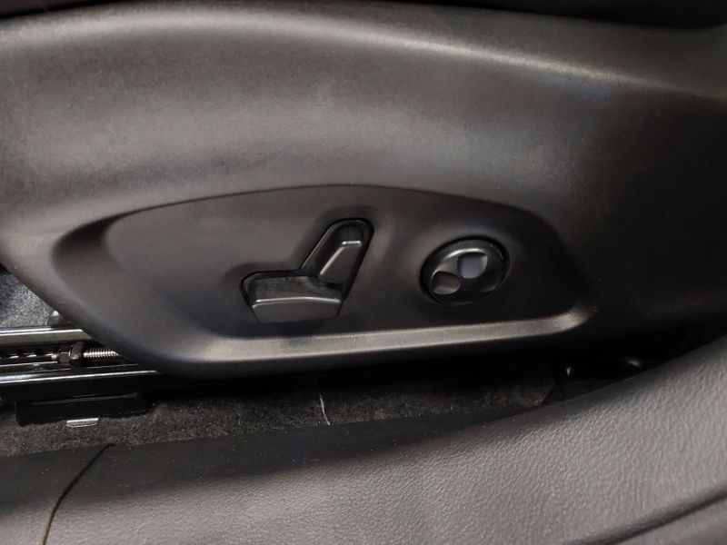 JEEP COMMANDER 2.2 TURBO DIESEL OVERLAND AT9 2024/2025 BETIOLO NOVOS E SEMINOVOS LAJEADO / Carros no Vale