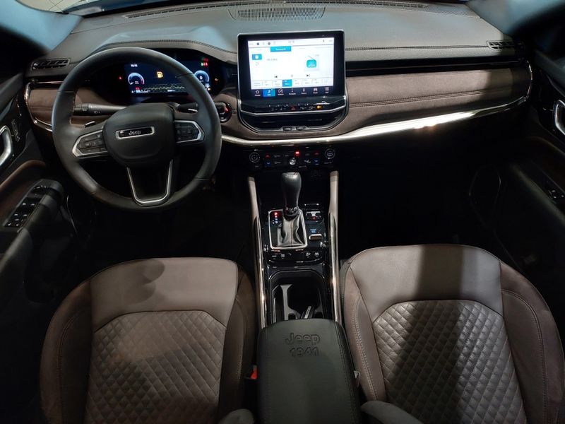 JEEP COMMANDER 2.2 TURBO DIESEL OVERLAND AT9 2024/2025 BETIOLO NOVOS E SEMINOVOS LAJEADO / Carros no Vale