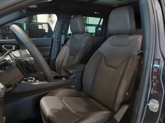 JEEP COMMANDER 2.2 TURBO DIESEL OVERLAND AT9 2024/2025 BETIOLO NOVOS E SEMINOVOS LAJEADO / Carros no Vale