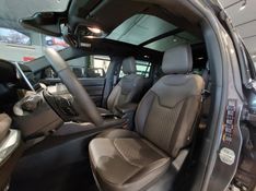 JEEP COMMANDER 2.2 TURBO DIESEL OVERLAND AT9 2024/2025 BETIOLO NOVOS E SEMINOVOS LAJEADO / Carros no Vale