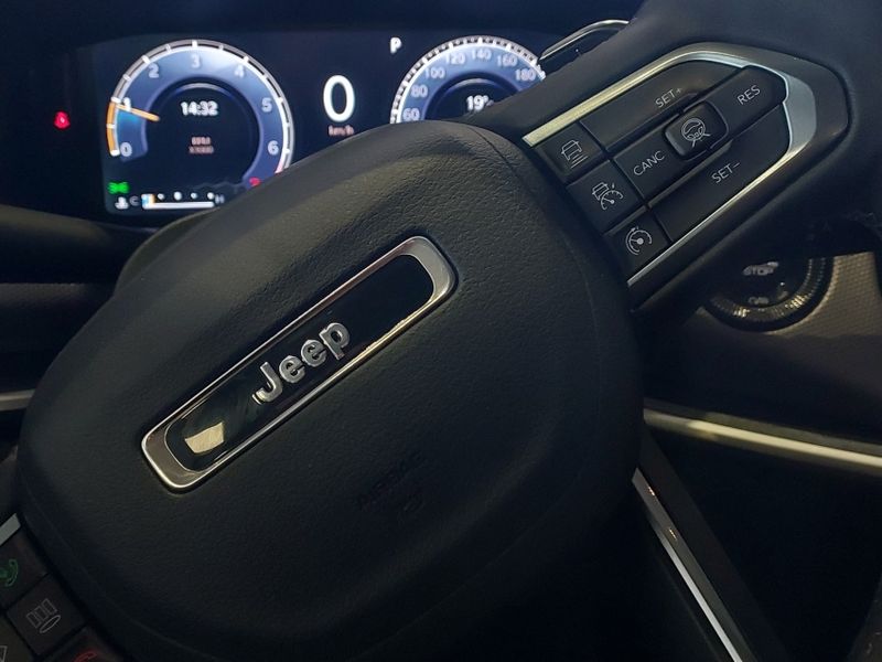 JEEP COMPASS 1.3 T270 TURBO FLEX LONGITUDE AT6 2024/2025 BETIOLO NOVOS E SEMINOVOS LAJEADO / Carros no Vale