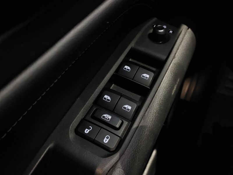 JEEP COMPASS 1.3 T270 TURBO FLEX LONGITUDE AT6 2024/2025 BETIOLO NOVOS E SEMINOVOS LAJEADO / Carros no Vale