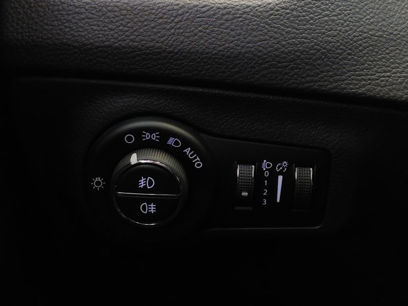 JEEP COMPASS 2.0 16V FLEX LIMITED AUTOMÁTICO 2018/2019 BETIOLO NOVOS E SEMINOVOS LAJEADO / Carros no Vale