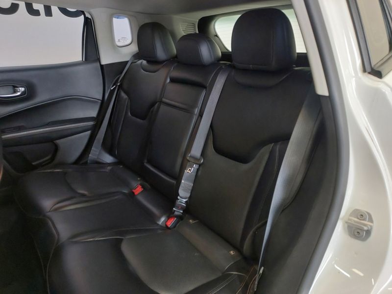 JEEP COMPASS 2.0 16V FLEX LONGITUDE AUTOMÁTICO 2017/2017 BETIOLO NOVOS E SEMINOVOS LAJEADO / Carros no Vale