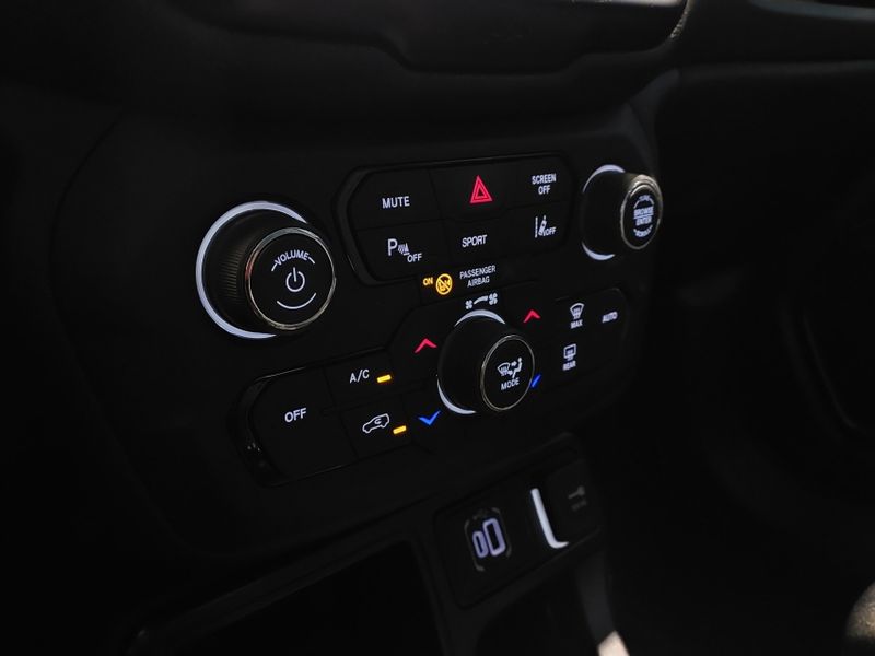 JEEP RENEGADE 1.3 T270 TURBO FLEX LONGITUDE AT6 2023/2024 BETIOLO NOVOS E SEMINOVOS LAJEADO / Carros no Vale JEEP RENEGADE 1.3 T270 TURBO FLEX LONGITUDE AT6 2023/2024 BETIOLO NOVOS E SEMINOVOS LAJEADO / Carros no Vale