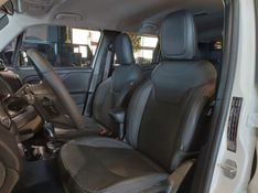 JEEP RENEGADE 1.3 T270 TURBO FLEX LONGITUDE AT6 2023/2024 BETIOLO NOVOS E SEMINOVOS LAJEADO / Carros no Vale