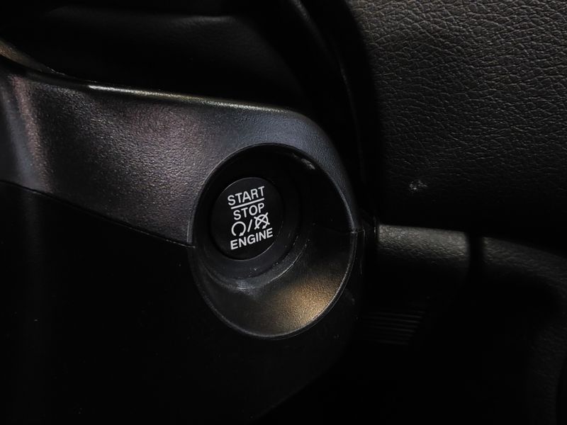 JEEP RENEGADE 1.8 16V FLEX LIMITED 4P AUTOMÁTICO 2021/2021 BETIOLO NOVOS E SEMINOVOS LAJEADO / Carros no Vale