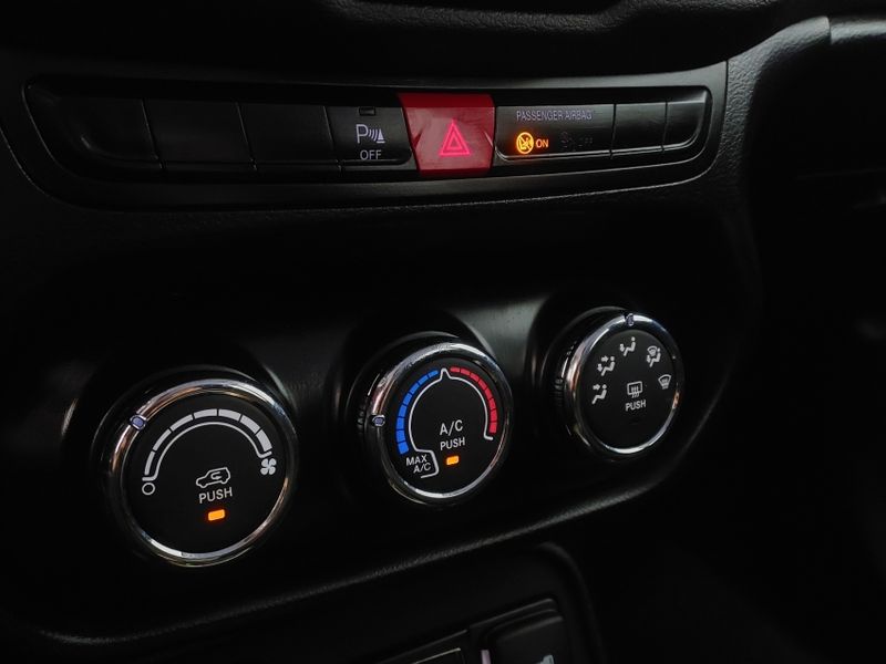 JEEP RENEGADE 1.8 16V FLEX SPORT 4P AUTOMÁTICO 2015/2016 BETIOLO NOVOS E SEMINOVOS LAJEADO / Carros no Vale