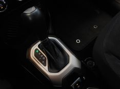 JEEP RENEGADE 1.8 16V FLEX SPORT 4P AUTOMÁTICO 2015/2016 BETIOLO NOVOS E SEMINOVOS LAJEADO / Carros no Vale