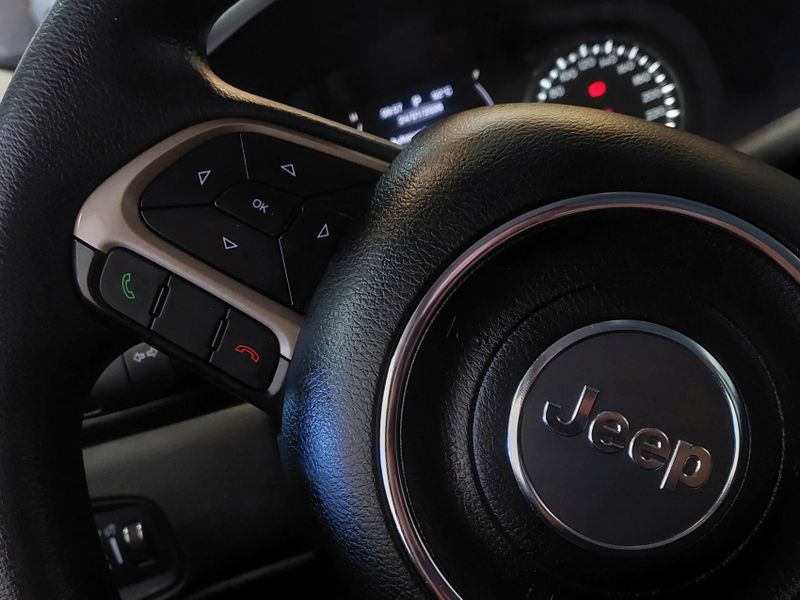 JEEP RENEGADE 1.8 16V FLEX SPORT 4P AUTOMÁTICO 2015/2016 BETIOLO NOVOS E SEMINOVOS LAJEADO / Carros no Vale
