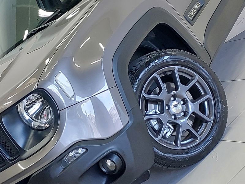 JEEP RENEGADE 1.8 16V FLEX SPORT 4P AUTOMÁTICO 2019/2019 BETIOLO NOVOS E SEMINOVOS LAJEADO / Carros no Vale