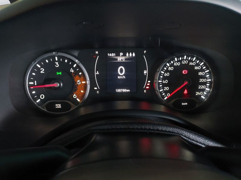 JEEP RENEGADE 2.0 16V TURBO DIESEL SPORT 4P 4X4 AUTOMÁTICO 2016/2016 BETIOLO NOVOS E SEMINOVOS LAJEADO / Carros no Vale