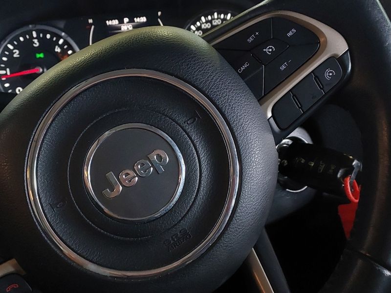 JEEP RENEGADE 2.0 16V TURBO DIESEL SPORT 4P 4X4 AUTOMÁTICO 2016/2016 BETIOLO NOVOS E SEMINOVOS LAJEADO / Carros no Vale