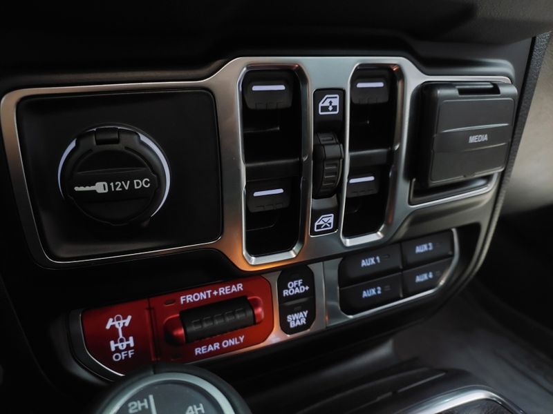 JEEP WRANGLER 2.0 TURBO GASOLINA RUBICON 4P 4X4 AT8 2025/2025 BETIOLO NOVOS E SEMINOVOS LAJEADO / Carros no Vale