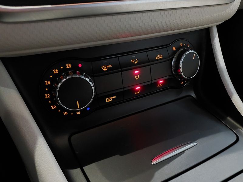 Mercedes-Benz CLASSE A 1.6 200 TURBO STYLE GASOLINA 4P AUTOMATIZADO 2014/2014 BETIOLO NOVOS E SEMINOVOS LAJEADO / Carros no Vale Mercedes-Benz CLASSE A 1.6 200 TURBO STYLE GASOLINA 4P AUTOMATIZADO 2014/2014 BETIOLO NOVOS E SEMINOVOS LAJEADO / Carros no Vale
