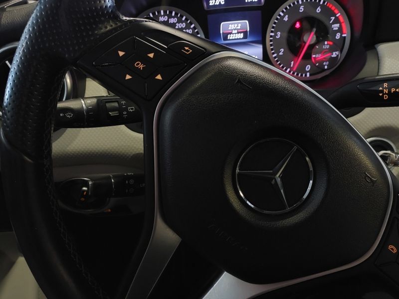Mercedes-Benz CLASSE A 1.6 200 TURBO STYLE GASOLINA 4P AUTOMATIZADO 2014/2014 BETIOLO NOVOS E SEMINOVOS LAJEADO / Carros no Vale Mercedes-Benz CLASSE A 1.6 200 TURBO STYLE GASOLINA 4P AUTOMATIZADO 2014/2014 BETIOLO NOVOS E SEMINOVOS LAJEADO / Carros no Vale