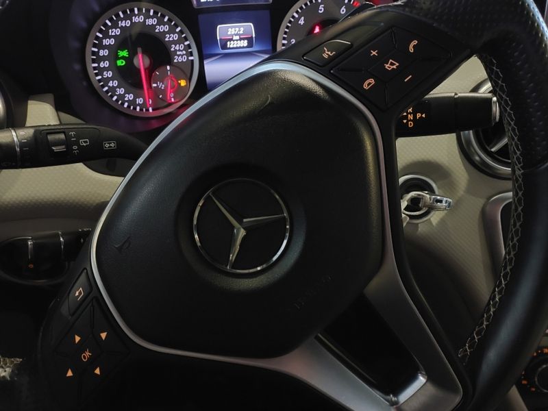 Mercedes-Benz CLASSE A 1.6 200 TURBO STYLE GASOLINA 4P AUTOMATIZADO 2014/2014 BETIOLO NOVOS E SEMINOVOS LAJEADO / Carros no Vale Mercedes-Benz CLASSE A 1.6 200 TURBO STYLE GASOLINA 4P AUTOMATIZADO 2014/2014 BETIOLO NOVOS E SEMINOVOS LAJEADO / Carros no Vale