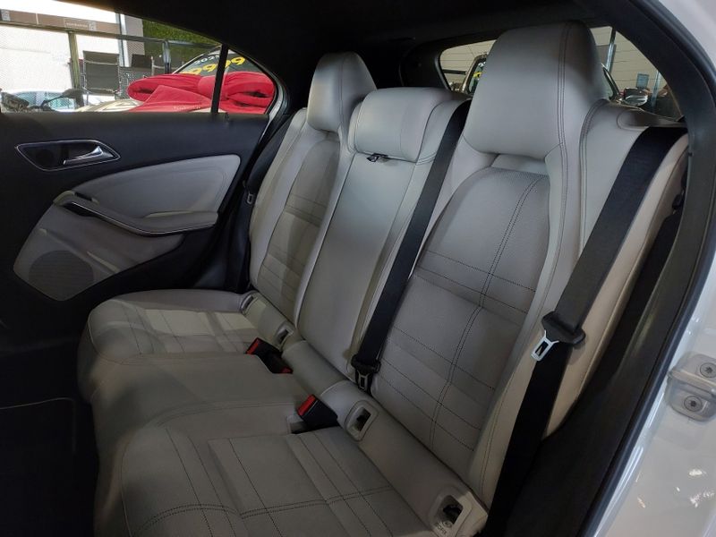 Mercedes-Benz CLASSE A 1.6 200 TURBO STYLE GASOLINA 4P AUTOMATIZADO 2014/2014 BETIOLO NOVOS E SEMINOVOS LAJEADO / Carros no Vale Mercedes-Benz CLASSE A 1.6 200 TURBO STYLE GASOLINA 4P AUTOMATIZADO 2014/2014 BETIOLO NOVOS E SEMINOVOS LAJEADO / Carros no Vale