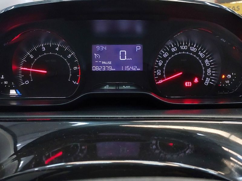 Peugeot 2008 1.6 16V FLEX ALLURE PACK 4P AUTOMÁTICO 2019/2020 BETIOLO NOVOS E SEMINOVOS LAJEADO / Carros no Vale