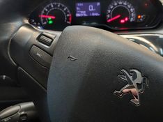 Peugeot 2008 1.6 16V FLEX ALLURE PACK 4P AUTOMÁTICO 2019/2020 BETIOLO NOVOS E SEMINOVOS LAJEADO / Carros no Vale