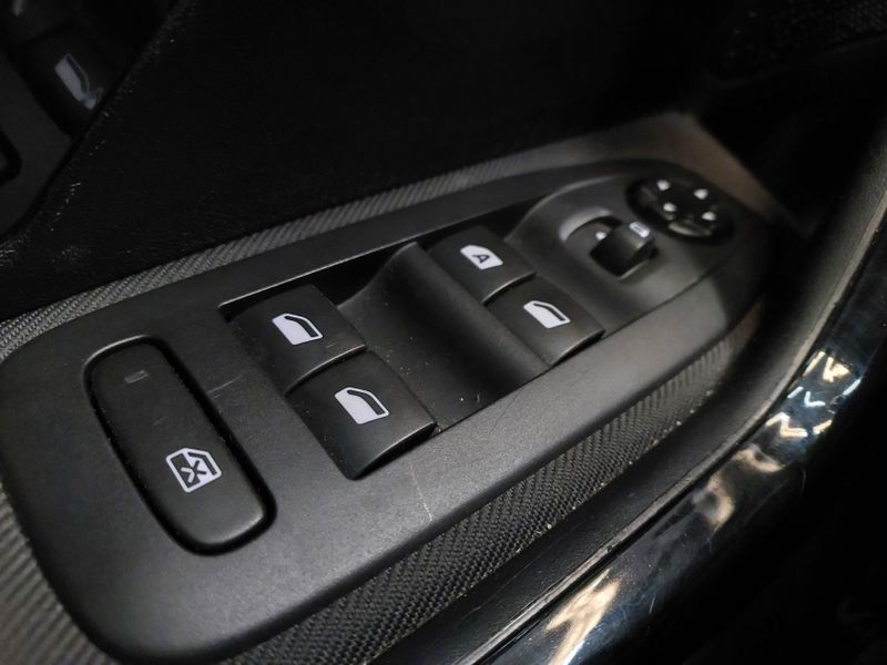 Peugeot 2008 1.6 16V FLEX ALLURE PACK 4P AUTOMÁTICO 2019/2020 BETIOLO NOVOS E SEMINOVOS LAJEADO / Carros no Vale