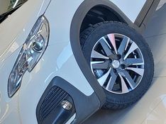 Peugeot 2008 1.6 16V FLEX ALLURE PACK 4P AUTOMÁTICO 2019/2020 BETIOLO NOVOS E SEMINOVOS LAJEADO / Carros no Vale