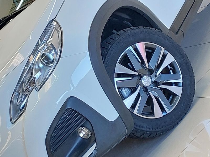 Peugeot 2008 1.6 16V FLEX ALLURE PACK 4P AUTOMÁTICO 2019/2020 BETIOLO NOVOS E SEMINOVOS LAJEADO / Carros no Vale