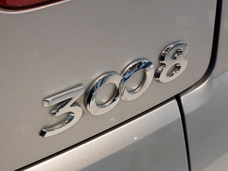 Peugeot 3008 1.6 GRIFFE THP 16V GASOLINA 4P AUTOMÁTICO 2011/2012 BETIOLO NOVOS E SEMINOVOS LAJEADO / Carros no Vale