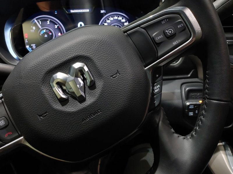 Ram 2500 6.7 I6 TURBO DIESEL LARAMIE CD 4X4 AUTOMÁTICO 2024/2024 BETIOLO NOVOS E SEMINOVOS LAJEADO / Carros no Vale