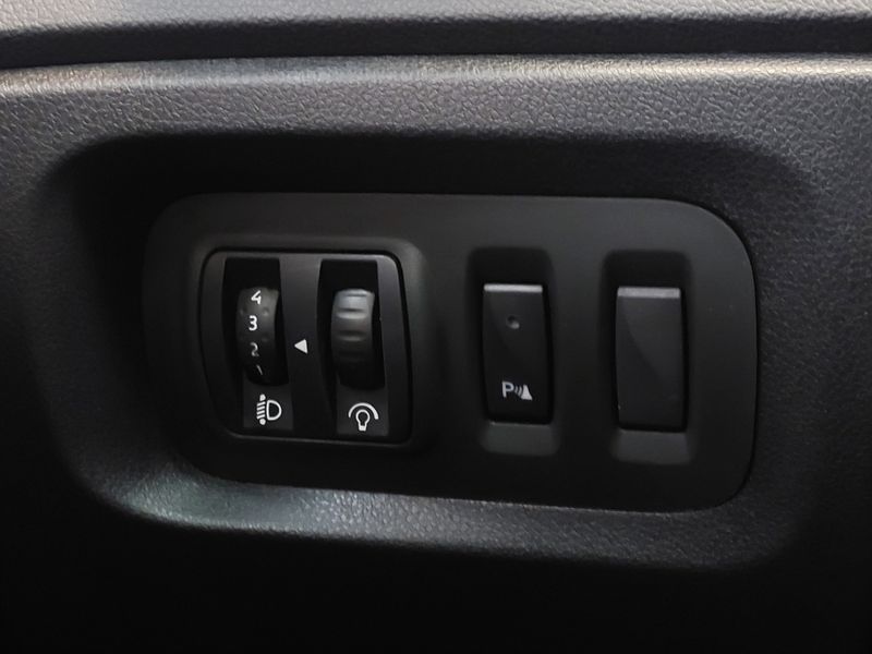 Renault CAPTUR 1.6 16V SCE FLEX INTENSE X-TRONIC 2018/2018 BETIOLO NOVOS E SEMINOVOS LAJEADO / Carros no Vale