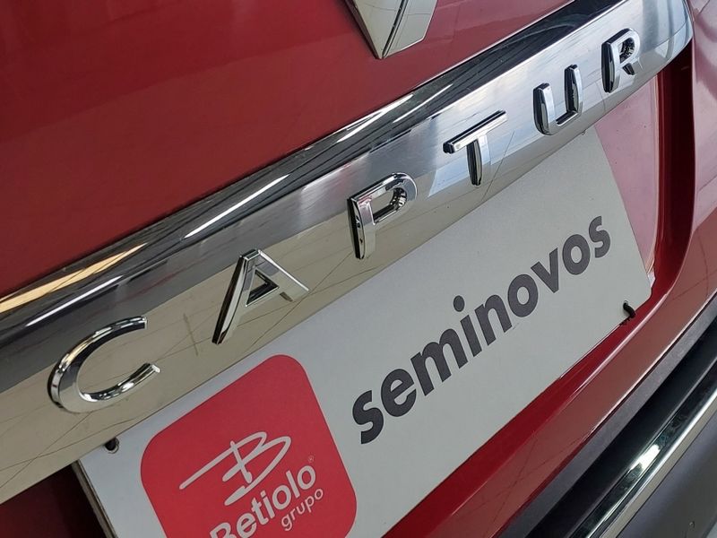 Renault CAPTUR 1.6 16V SCE FLEX INTENSE X-TRONIC 2018/2018 BETIOLO NOVOS E SEMINOVOS LAJEADO / Carros no Vale