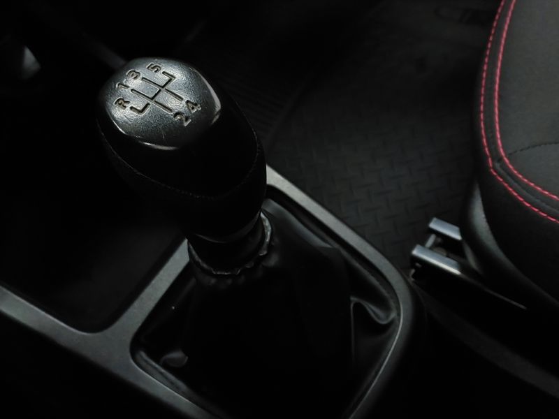 Renault KWID 1.0 12V SCE FLEX ZEN MANUAL 2018/2018 BETIOLO NOVOS E SEMINOVOS LAJEADO / Carros no Vale