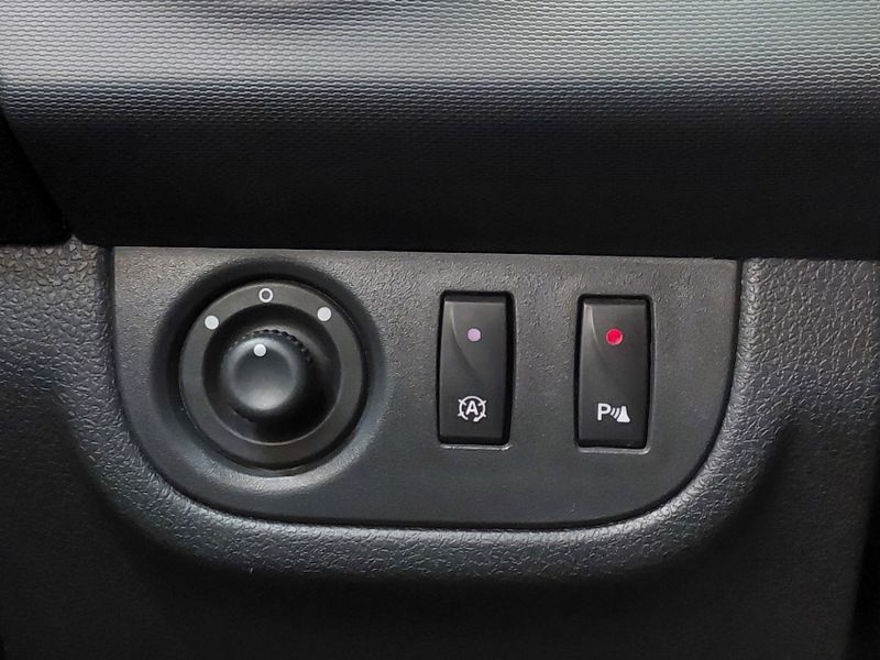 Renault SANDERO 1.6 16V SCE FLEX STEPWAY DYNAMIQUE EASY-R 2018/2019 BETIOLO NOVOS E SEMINOVOS LAJEADO / Carros no Vale