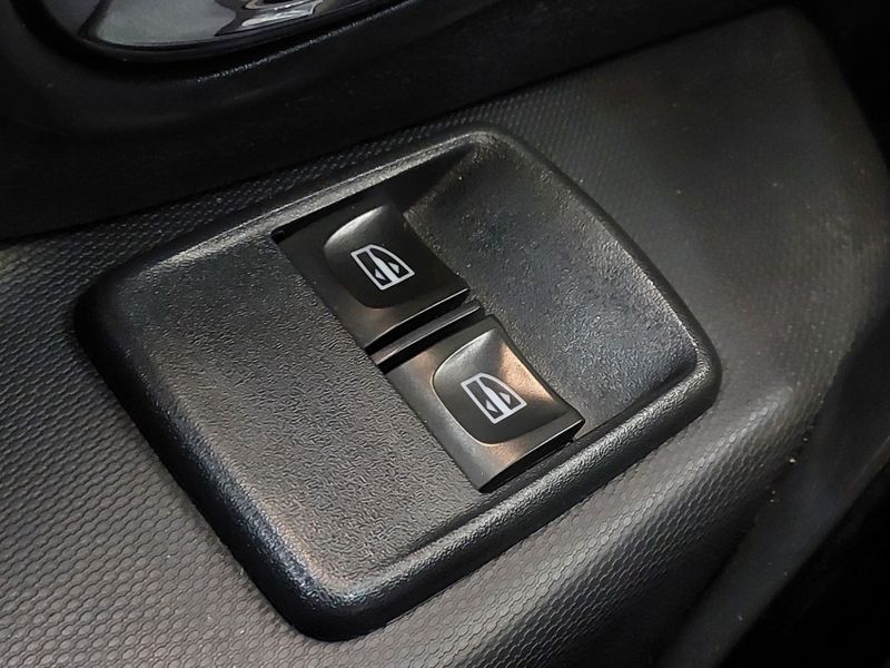 Renault SANDERO 1.6 16V SCE FLEX STEPWAY DYNAMIQUE EASY-R 2018/2019 BETIOLO NOVOS E SEMINOVOS LAJEADO / Carros no Vale