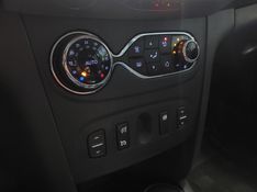 Renault SANDERO 1.6 DYNAMIQUE 8V FLEX 4P AUTOMATIZADO 2016/2017 BETIOLO NOVOS E SEMINOVOS LAJEADO / Carros no Vale