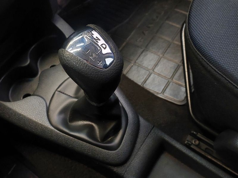 Renault SANDERO 1.6 DYNAMIQUE 8V FLEX 4P AUTOMATIZADO 2014/2015 BETIOLO NOVOS E SEMINOVOS LAJEADO / Carros no Vale