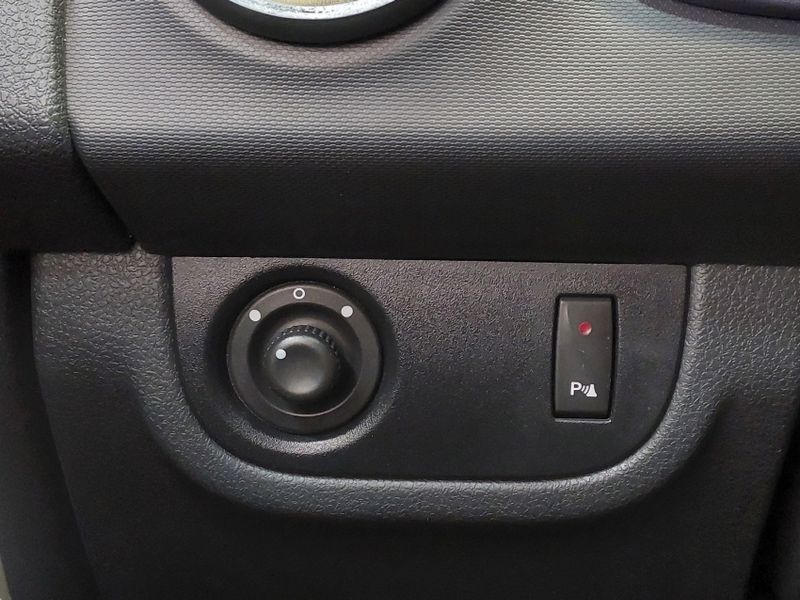 Renault SANDERO 1.6 DYNAMIQUE 8V FLEX 4P AUTOMATIZADO 2014/2015 BETIOLO NOVOS E SEMINOVOS LAJEADO / Carros no Vale Renault SANDERO 1.6 DYNAMIQUE 8V FLEX 4P AUTOMATIZADO 2014/2015 BETIOLO NOVOS E SEMINOVOS LAJEADO / Carros no Vale