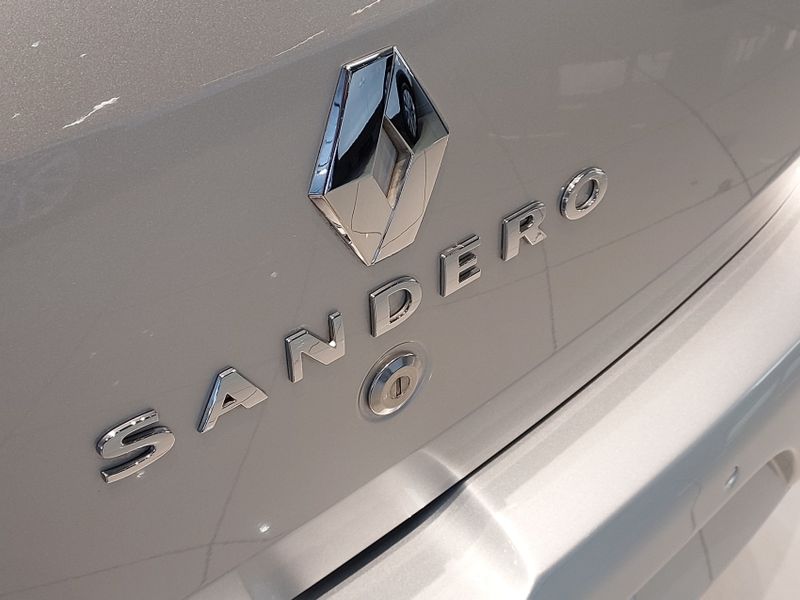 Renault SANDERO 1.6 DYNAMIQUE 8V FLEX 4P AUTOMATIZADO 2016/2017 BETIOLO NOVOS E SEMINOVOS LAJEADO / Carros no Vale