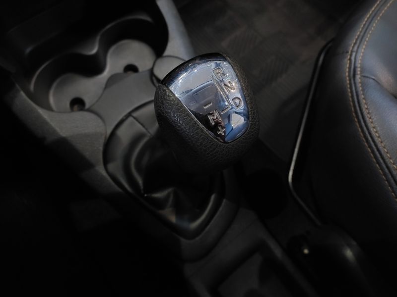 Renault SANDERO 1.6 STEPWAY RIP CURL 8V FLEX 4P AUTOMATIZADO 2015/2016 BETIOLO NOVOS E SEMINOVOS LAJEADO / Carros no Vale