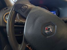 Renault SANDERO 1.6 STEPWAY RIP CURL 8V FLEX 4P AUTOMATIZADO 2015/2016 BETIOLO NOVOS E SEMINOVOS LAJEADO / Carros no Vale