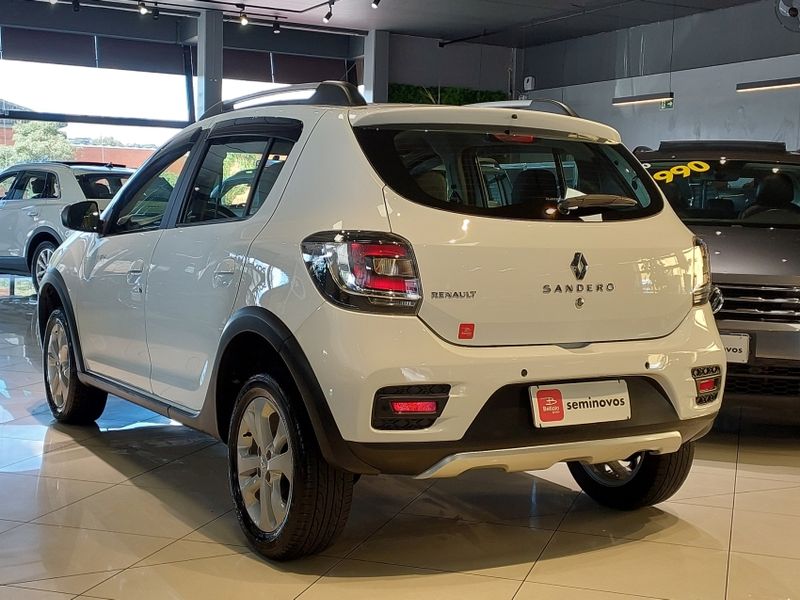Renault SANDERO 1.6 STEPWAY RIP CURL 8V FLEX 4P AUTOMATIZADO 2015/2016 BETIOLO NOVOS E SEMINOVOS LAJEADO / Carros no Vale