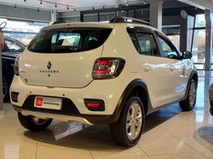 Renault SANDERO 1.6 STEPWAY RIP CURL 8V FLEX 4P AUTOMATIZADO 2015/2016 BETIOLO NOVOS E SEMINOVOS LAJEADO / Carros no Vale