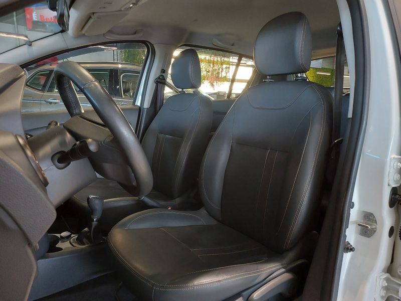 Renault SANDERO 1.6 STEPWAY RIP CURL 8V FLEX 4P AUTOMATIZADO 2015/2016 BETIOLO NOVOS E SEMINOVOS LAJEADO / Carros no Vale