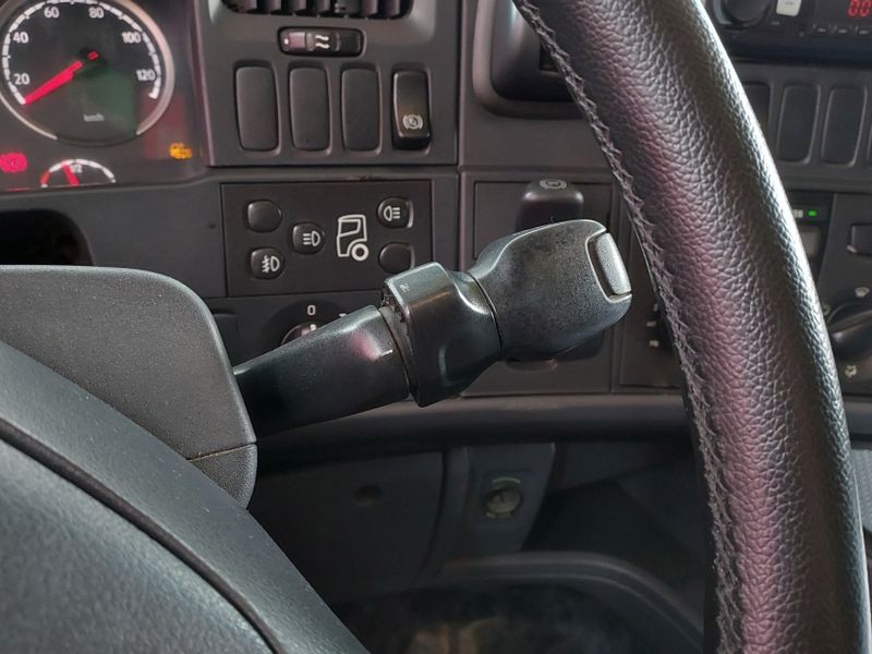 Scania R 440 A 4X2 2013/2014 BETIOLO NOVOS E SEMINOVOS LAJEADO / Carros no Vale