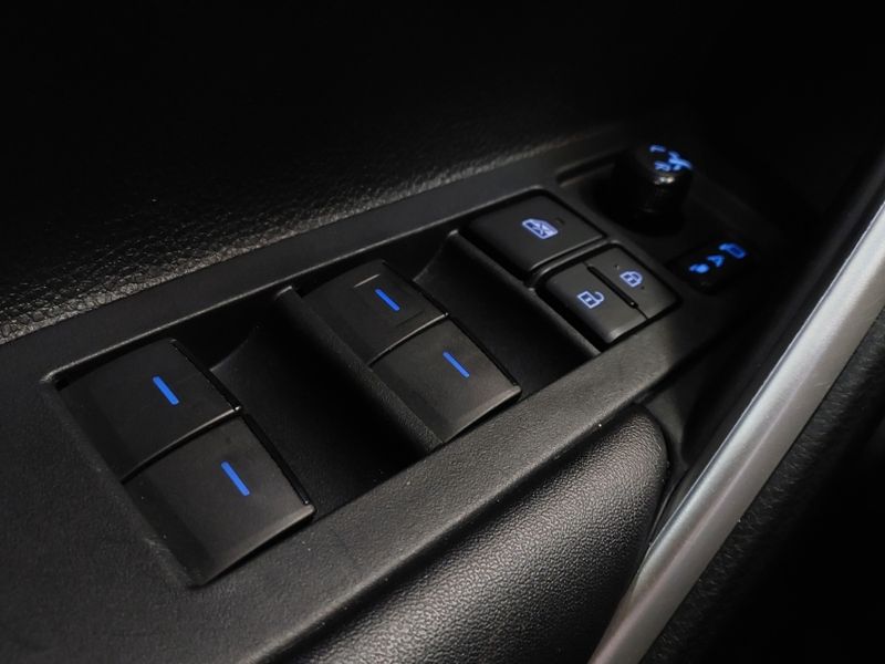 Toyota COROLLA CROSS 1.8 VVT-I HYBRID FLEX XRX CVT 2022/2023 BETIOLO NOVOS E SEMINOVOS LAJEADO / Carros no Vale