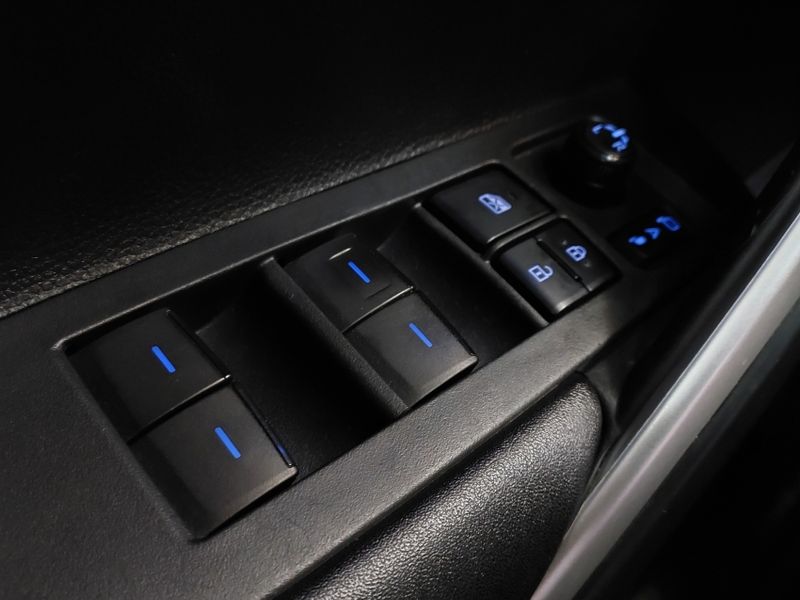 Toyota COROLLA CROSS 1.8 VVT-I HYBRID FLEX XRX CVT 2021/2022 BETIOLO NOVOS E SEMINOVOS LAJEADO / Carros no Vale